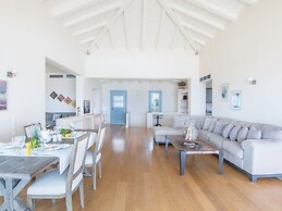 Beautiful Villa Near Sea in Peloponnese