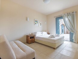 Beautiful Villa Near Sea in Peloponnese