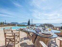 Beautiful Villa Near Sea in Peloponnese