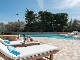 Luxurious Villa in Peloponnese With Pool