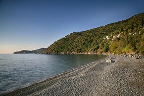 Outstanding Villas in Pera Melana near Kissakas Beach