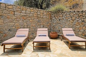 Outstanding Villas in Pera Melana near Kissakas Beach