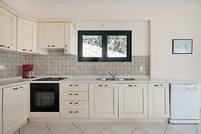 Outstanding Villas in Pera Melana near Kissakas Beach