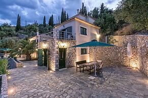 Outstanding Villas in Pera Melana near Kissakas Beach