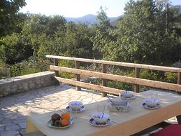 Welcoming Holiday Home With Garden in Leonidio