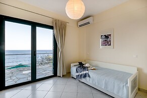 Coastal Villa Near Pristine Kissakas Beach
