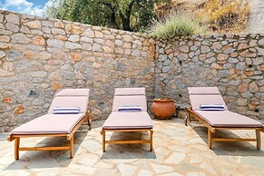 Coastal Villa Near Pristine Kissakas Beach