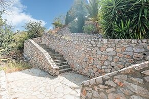 Coastal Villa Near Pristine Kissakas Beach