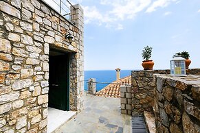 Serene Villa in Pera Melana near Sea