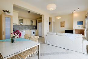 Serene Villa in Pera Melana near Sea