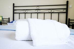 Serene Villa in Pera Melana near Sea