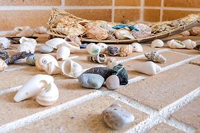 Serene Villa in Pera Melana near Sea