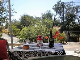 Cosy Holiday Home With Garden in Leonidio