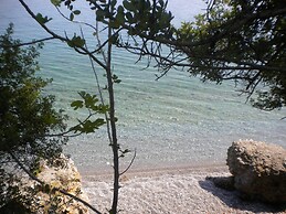 Cosy Holiday Home With Garden in Leonidio