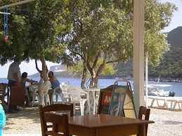 Cosy Holiday Home With Garden in Leonidio