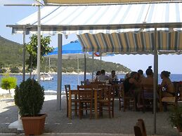 Cosy Holiday Home With Garden in Leonidio