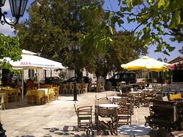 Cosy Holiday Home With Garden in Leonidio