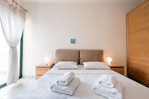 Spacious Villa near Sea in Pera Melana