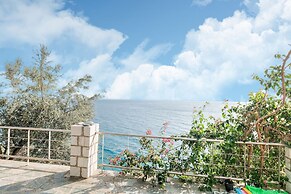 Spacious Villa near Sea in Pera Melana