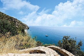 Spacious Villa near Sea in Pera Melana