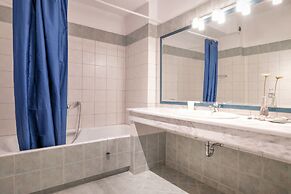 Spacious Villa near Sea in Pera Melana