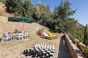 Spacious Villa near Sea in Pera Melana