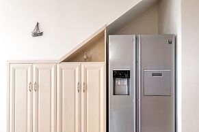 Spacious Villa near Sea in Pera Melana