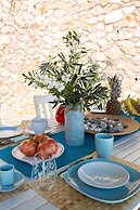 Spacious Villa near Sea in Pera Melana