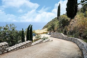 Spacious Villa near Sea in Pera Melana