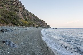 Spacious Villa near Sea in Pera Melana