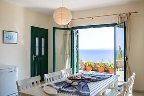 Spacious Villa near Sea in Pera Melana