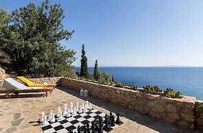 Spacious Villa near Sea in Pera Melana