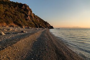 Spacious Villa near Sea in Pera Melana