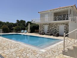 Luxurious Villa in Peloponnese