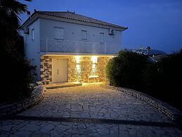 Luxurious Villa in Peloponnese