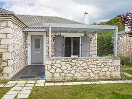 Welcoming Villa near Sea in Agrilia