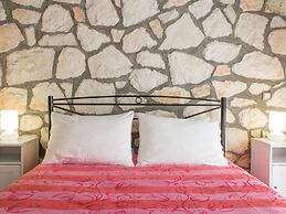 Welcoming Villa near Sea in Agrilia