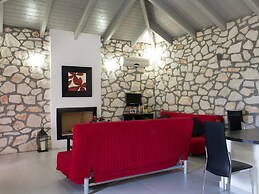 Welcoming Villa near Sea in Agrilia