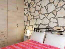 Welcoming Villa near Sea in Agrilia