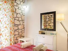 Welcoming Villa near Sea in Agrilia