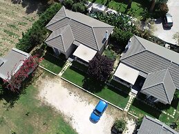 Welcoming Villa near Sea in Agrilia