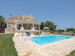 Grand Villa on top of a Hill With Private Pool