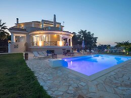 Grand Villa on top of a Hill With Private Pool