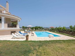 Grand Villa on top of a Hill With Private Pool