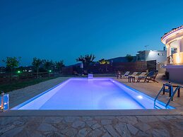 Grand Villa on top of a Hill With Private Pool