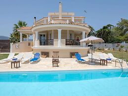 Grand Villa on top of a Hill With Private Pool