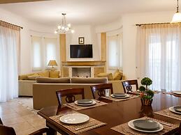 Grand Villa on top of a Hill With Private Pool