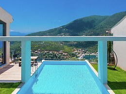 Modern Villa With Private Pool in Sivota