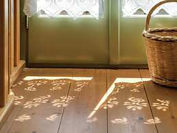 Charming, Warm Vacation Home, Private Pool, Privacy and Seaview, West 