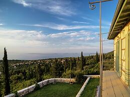 Charming, Warm Vacation Home, Private Pool, Privacy and Seaview, West 